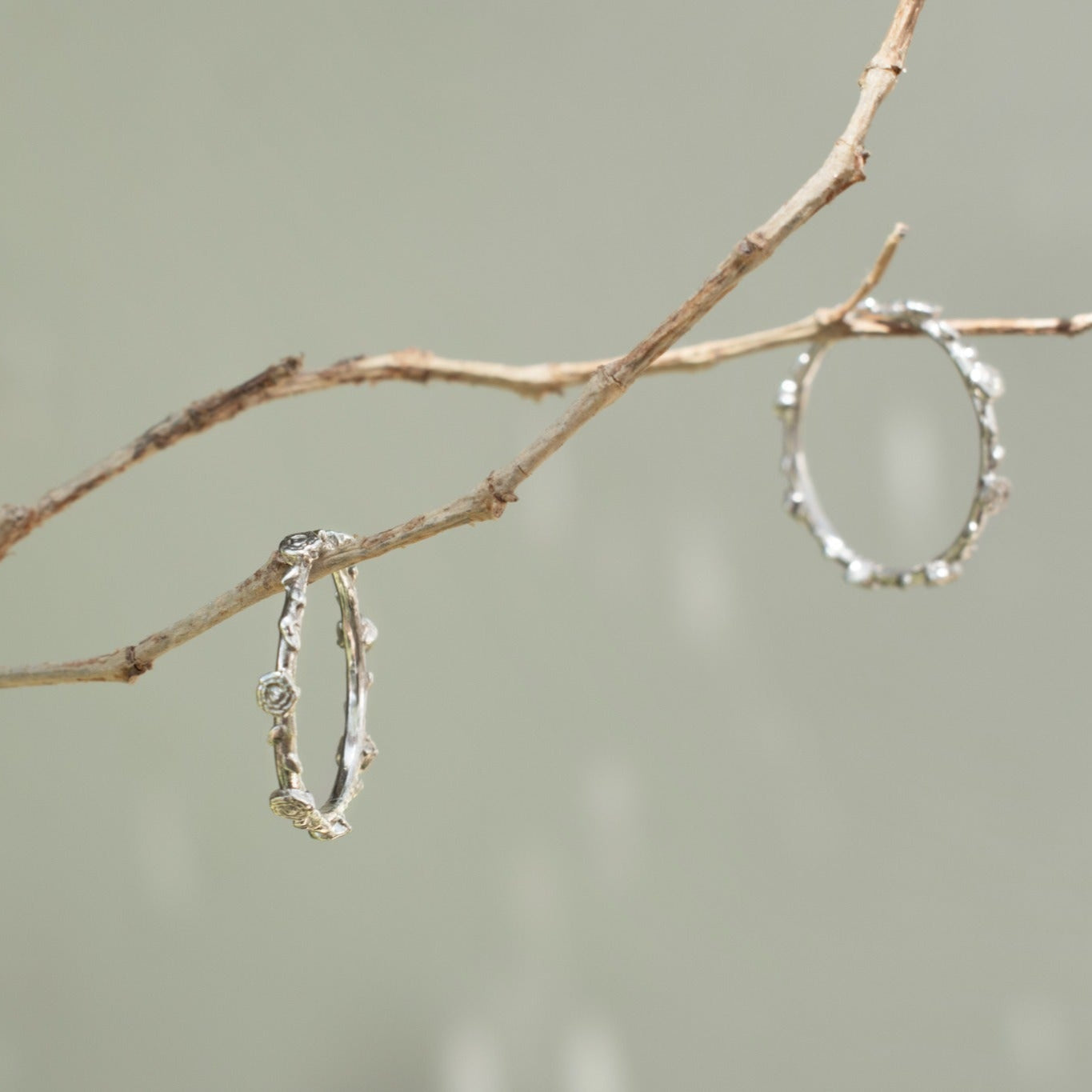 anillo de plata corona de flores