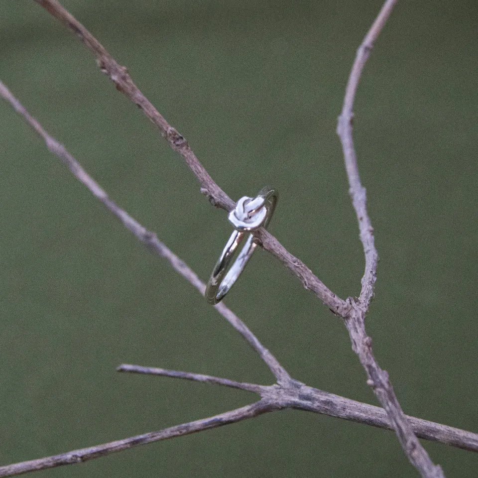 anillo plata nudo